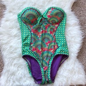 One piece bathing suit